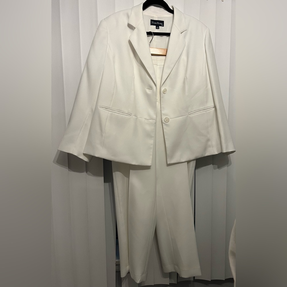 Evan Picone all white suit